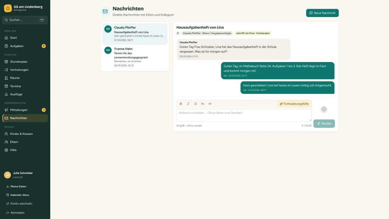 Nachrichtenverlauf zwischen einer Mutter und der Klassenlehrerin zum Hausaufgabenheft